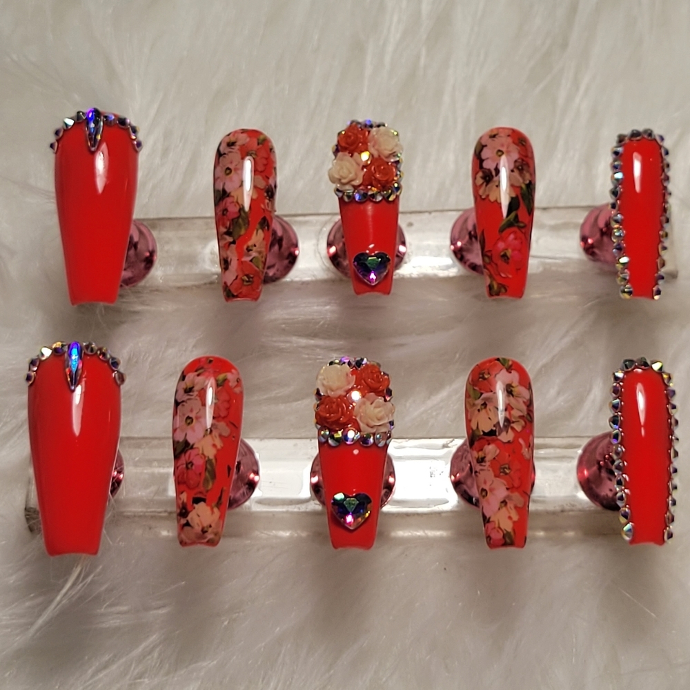 Press on nails - Picture 1 of 6